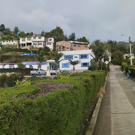 Hotel Colina Los Robles Gachancipa Exterior foto